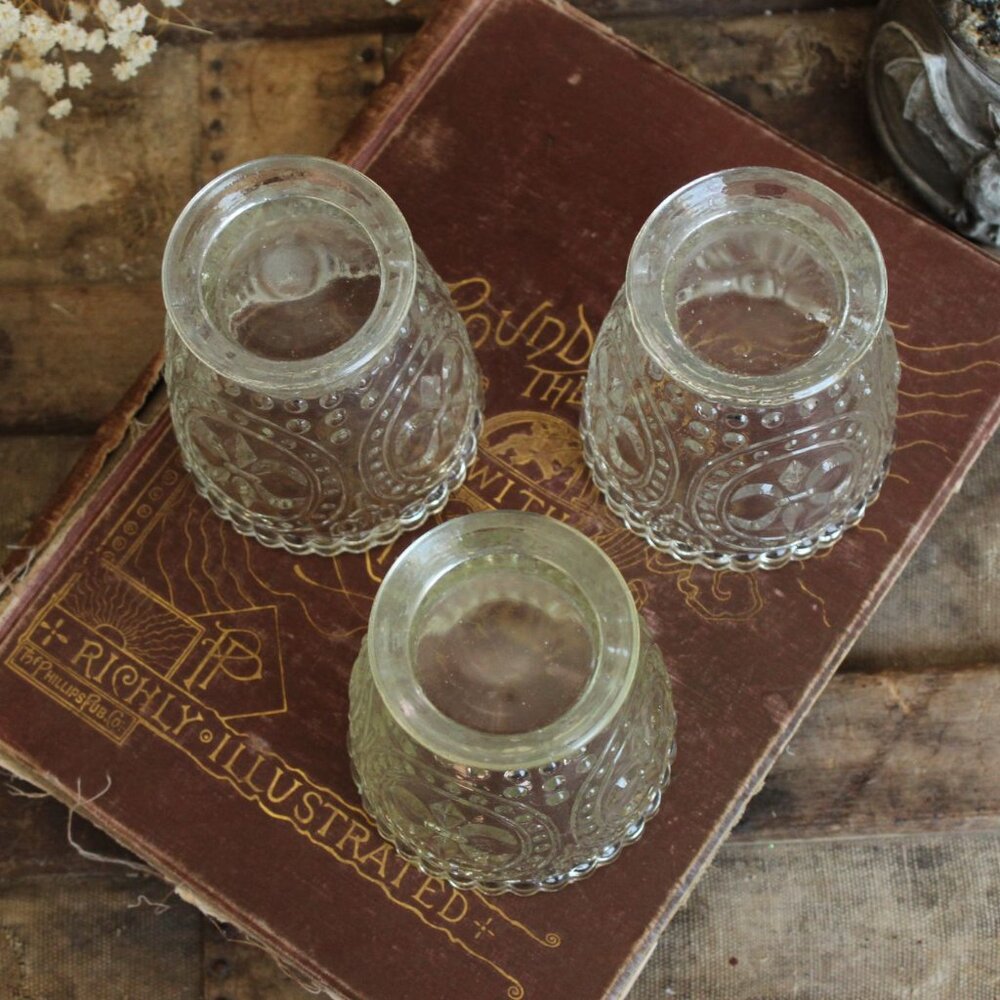 Vintage 1990s Anthropologie Cut Glass Candle Holders, Fleur De Lis Pattern, Set - Picture 8 of 10